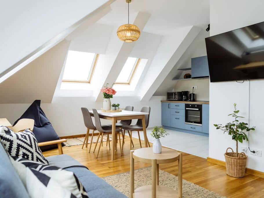 Apartment Vivando - Cosy Double Studio B + Parking Bucharest