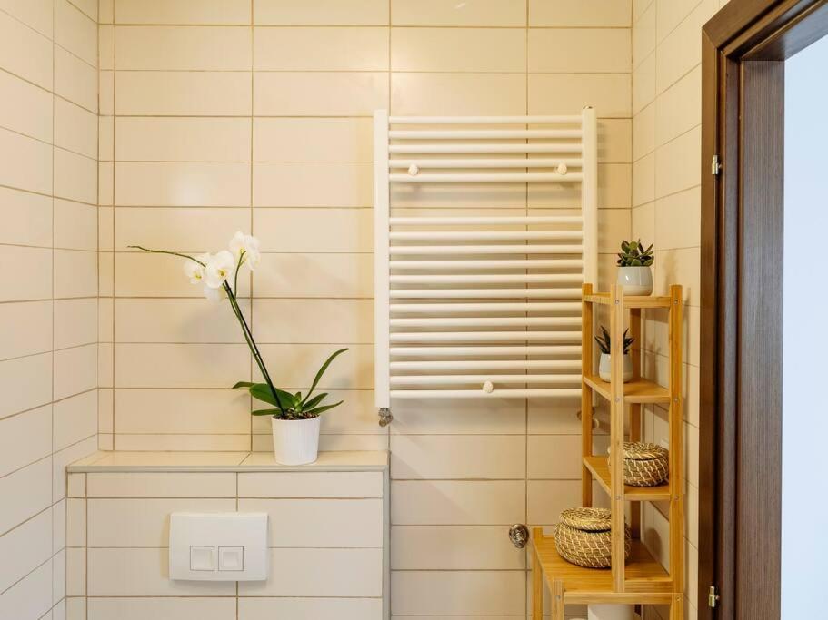 Apartment Vivando - Cosy Double Studio B + Parking